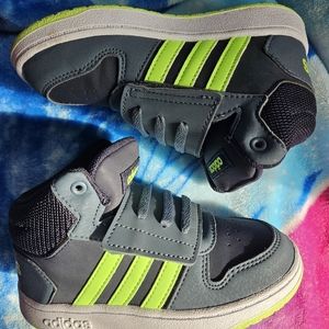 Boy addias sneakers